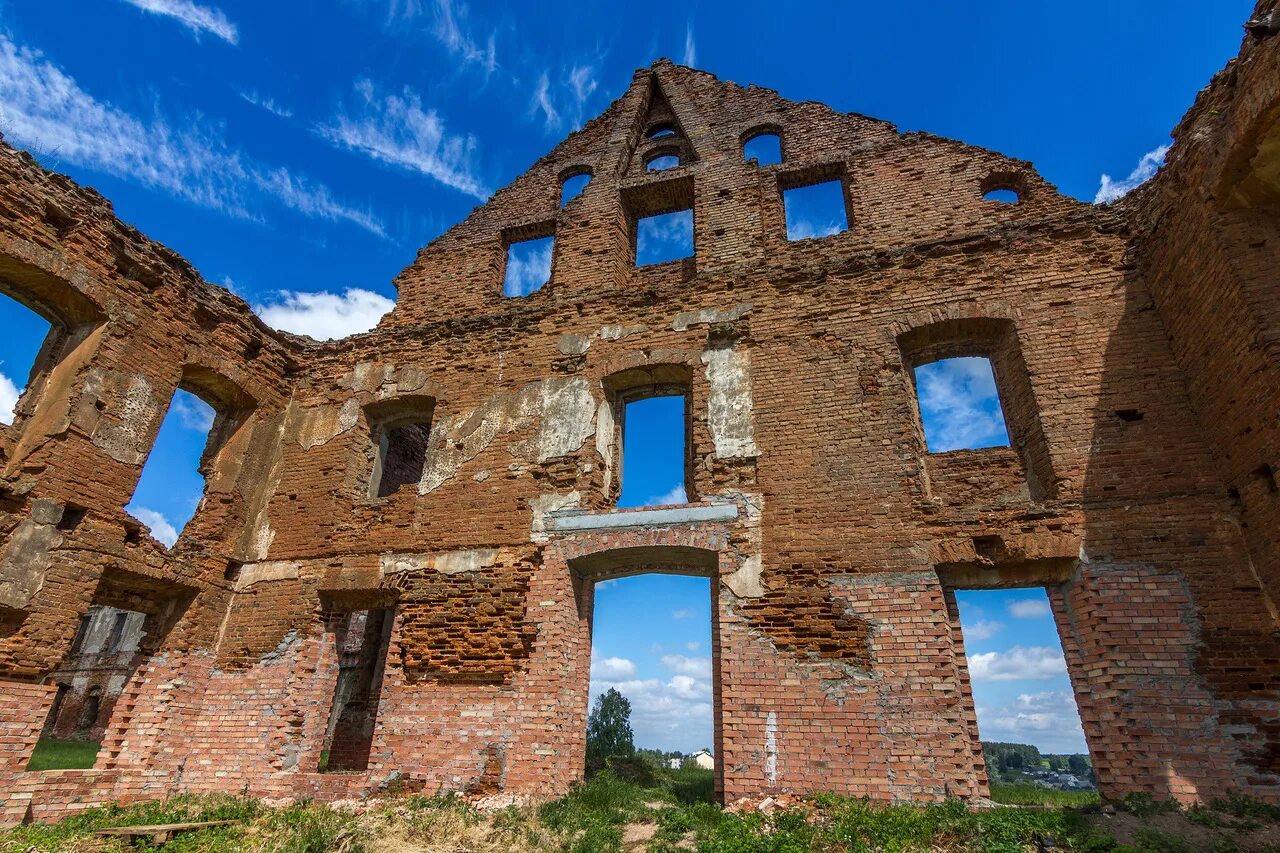 Разрушенный летний дворец в пекине. Затерянный город атлантида art. Развалины дворца гудаута. Проклятый дворец некрополис замок. Ружанский дворец руины.
