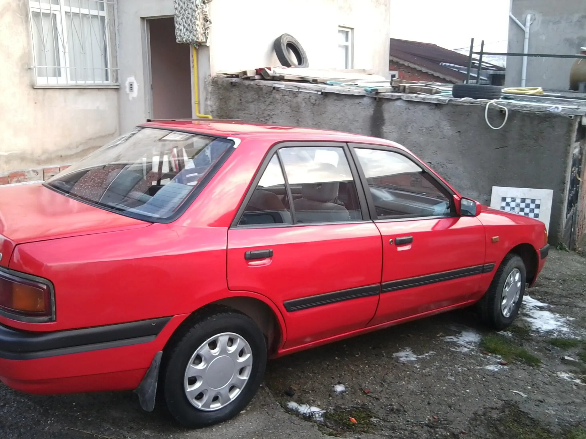 Мазда 1990 года. Mazda 323 1990. Мазда 323 1990 седан. Мазда 323 купе 1990. Mazda 323 1990 HB.