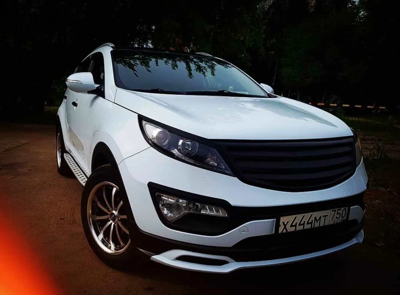 Аксессуара спортейдж. Kia Sportage 2013 Tuning. Sportage 3. Kia Sportage 3. Киа Спортаж 3 обвес.