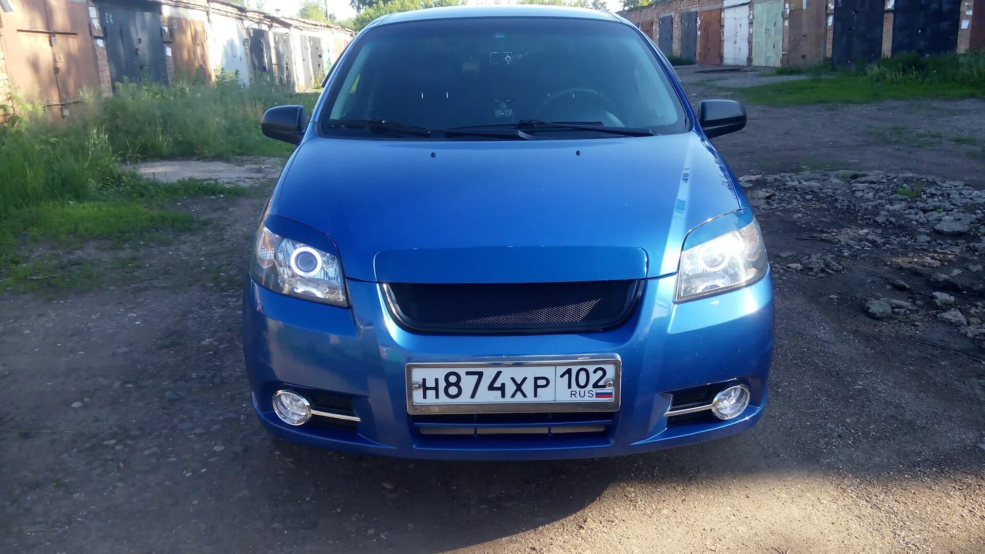 Передняя решетка на шевроле авео т250. Радиаторная решетка на шевроле авео т250. Решетка радиатора шевроле авео т250 артикул. Шевроле авео т250 синяя. Решетка авео.