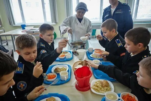 Питание в кадетском корпусе. Питание в московских школах кадеты. Детское училище. Быт в кадетских школах. Кадетское усть качка