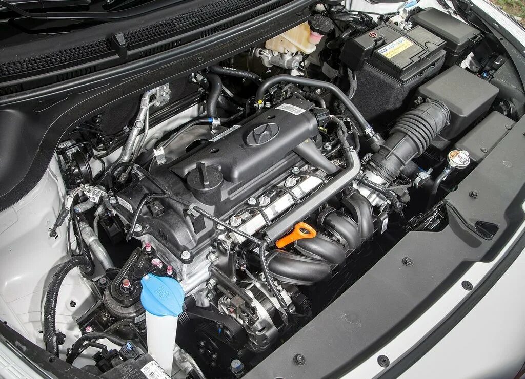 Hyundai i20 двигатель 1. Hyundai i20 двигатель. I20 двигатель. Hyundai i20 двигатель. Hyundai i20 под капотом.