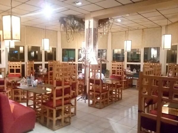 Ресторан китай-город санкт-петербург. Ресторан китайский дворик. Китайский ресторан оренбург. Ресторан китайский двор пл труда. Китайский ресторан хуи в купчино.