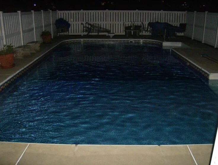 Dark pool. Мрачный бассейн. большой бассейн мрачно. traiding pool. большой бассейн мрачно брошенной.