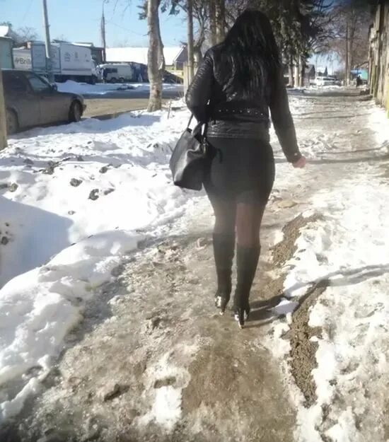 Сексуальные девушки на улицах города