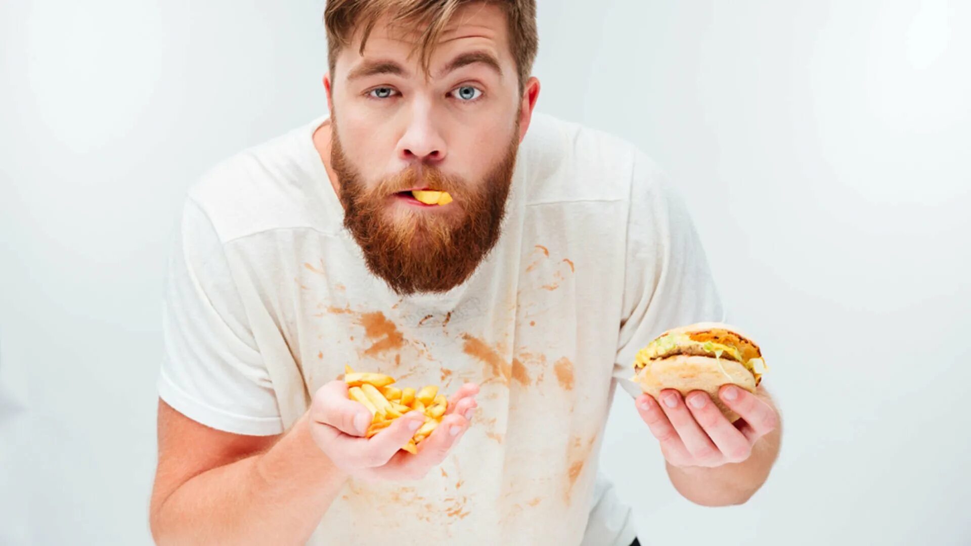 Амелия ньюсхэм альбинос. Пища африканцев. Афроамериканец альбинос. Люди в кафе. Африканский мальчик.