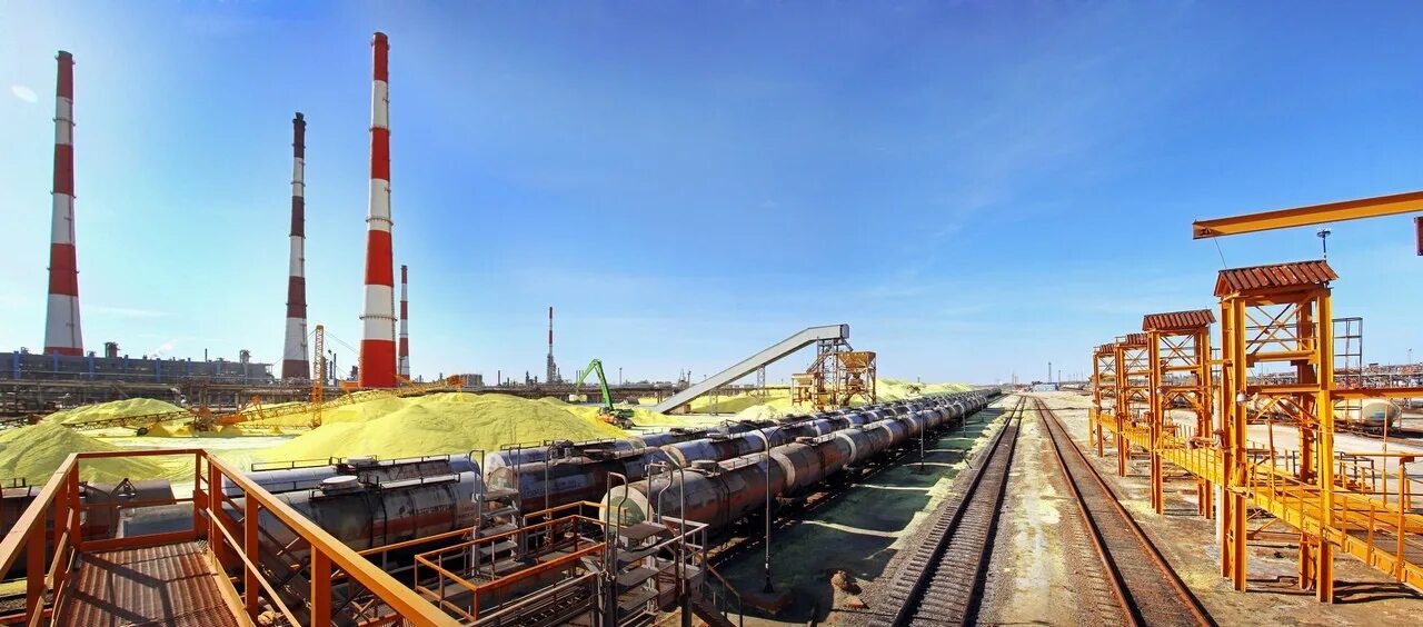 Сероводород газ вулкан камчатка. Газ добыча астрахань. Вулкан иджен сера. Сероводород. Нефтяная скважина.