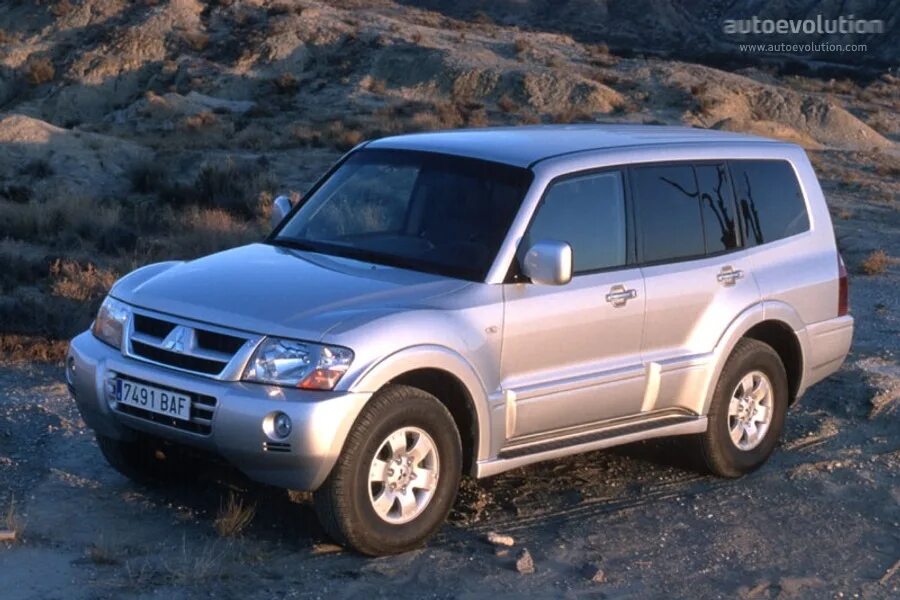 Митсубиси паджеро 3 3. Mitsubishi pajero sport 2007. Митсубиси паджеро спорт 1 поколения. Mitsubishi montero sport 3. Mitsubishi pajero sport 2006.