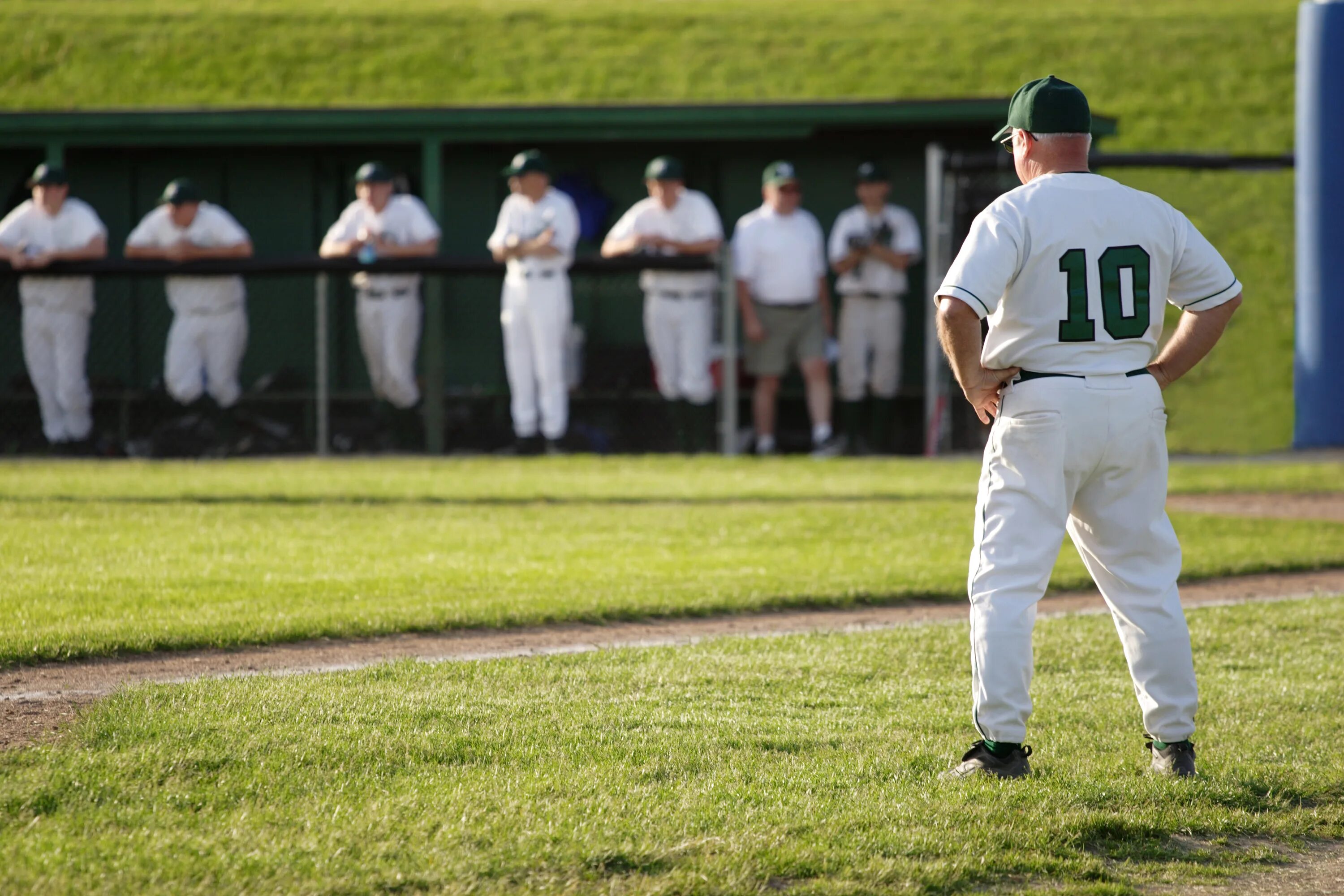 Бейсбол тренер. Baseball coach. Коуч Бейсбол. Coach фото. Тренер бейсбол