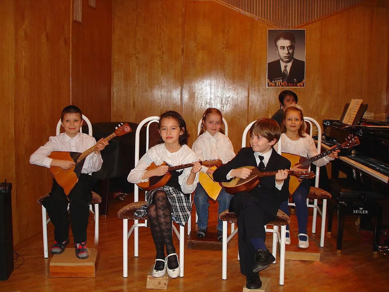 школа музыкального искусства калининград проект. ивантеевка музыкальная школа балалайка. детство в музыкальной школе домра. музыкальная школа балалайка. музыкальная школа 1 класс балалайка.