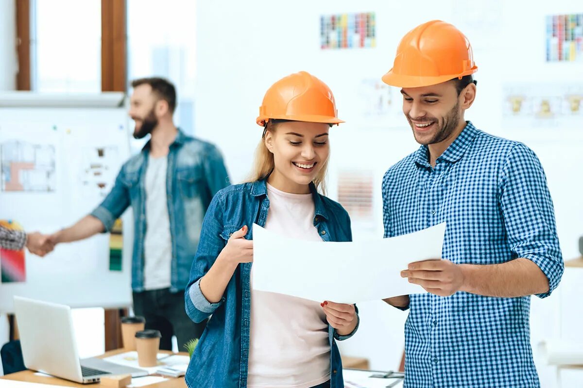 Подрядные организации в строительстве. Строительные бизнесмены. Специалист строитель. Предприниматель строитель. Строительные бизнесмены.