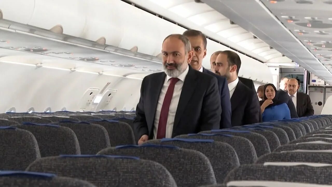Арна йонсдоттир. Мисс исландия арна йонсдоттир. Самолёты. Fly arna. Мисс исландия 2015.