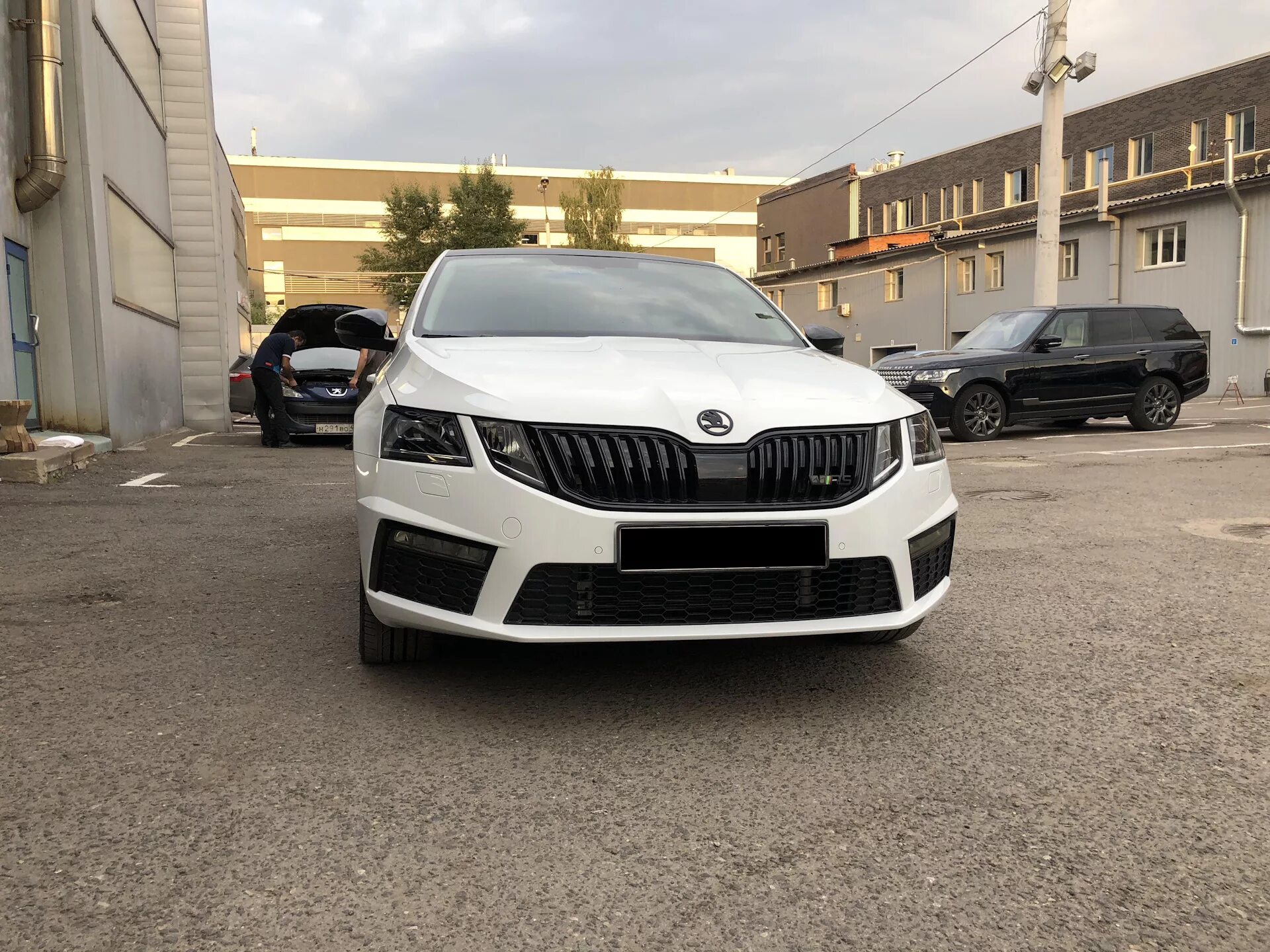 Skoda Octavia a7 FL. Octavia a7 FL RS. Skoda Octavia a7 FL RS белая. Skoda octavia fl rs