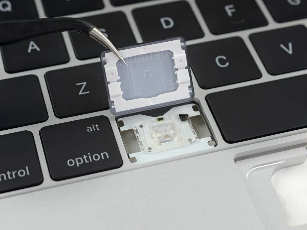 Не работает клавиатура apple. Клавиатура бабочка эпл. клавиатура макбука. apple macbook pro клавиатура. клавиатура баттерфляй.