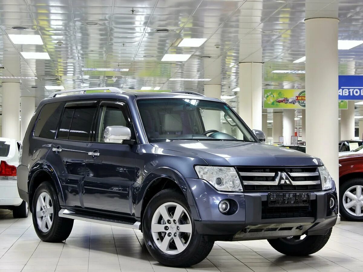 ) 3ряд. митсубиси паджеро москва московская. Mitsubishi pajero 3 серебристый цвет. мицубиси паджеро 4 3. паджеро 4 серебристый.