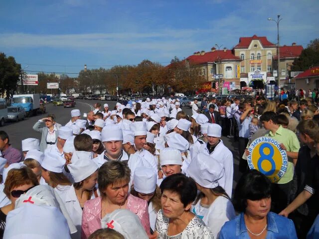 Лубны полтавская область первомайская 12. Лубны жд вокзал. Лубны фото города. Лубны новости. Лубны памятник чапаеву.