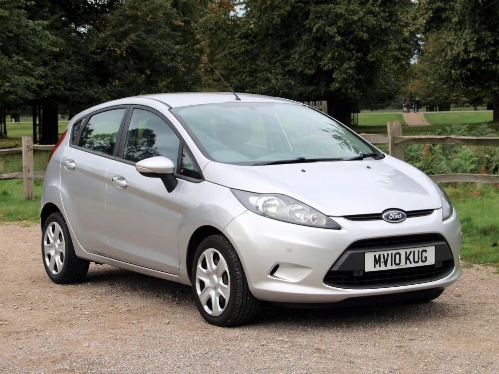 Форд фиеста 6 2009. Форд фиеста 2009г. Ключ форд фиеста. Ford fiesta mk6 2009. Форд фиеста 2009 фото.