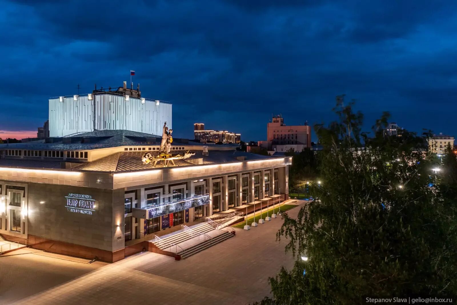 Алтайский государственный театр. Алтайский краевой театр драмы им. в.м. Шукшина. Театр драмы Барнаул. Театр драмы имени Шукшина Барнаул. Театр Шукшина Барнаул.