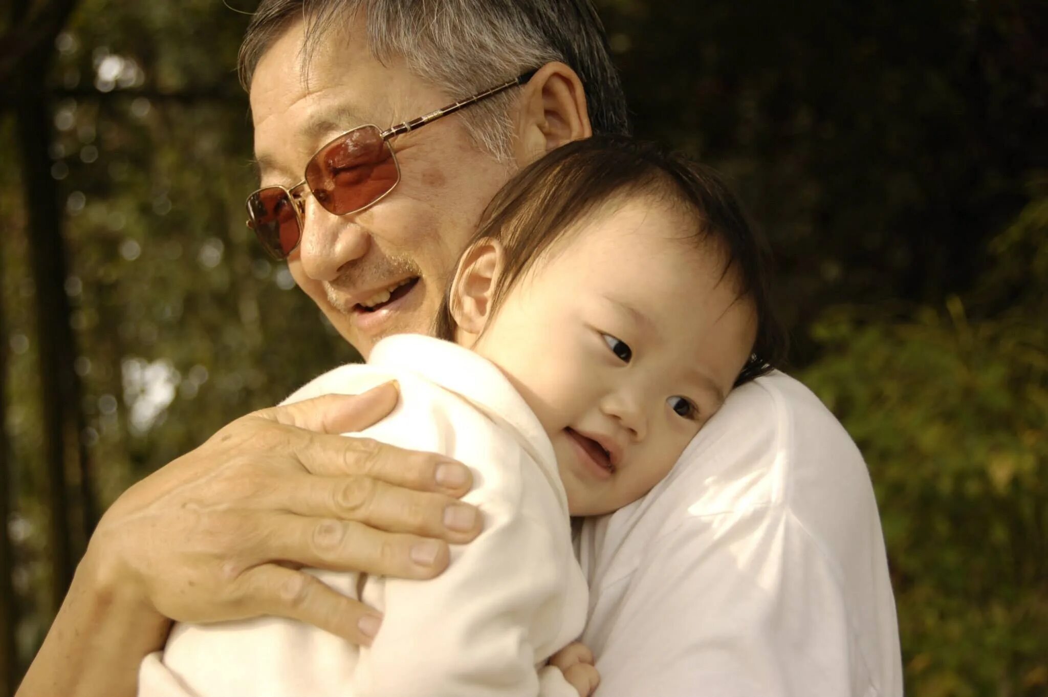 Семьи Вьетнама с прадедушками. Grandfather. Дедушка и внучка. Милый дед.