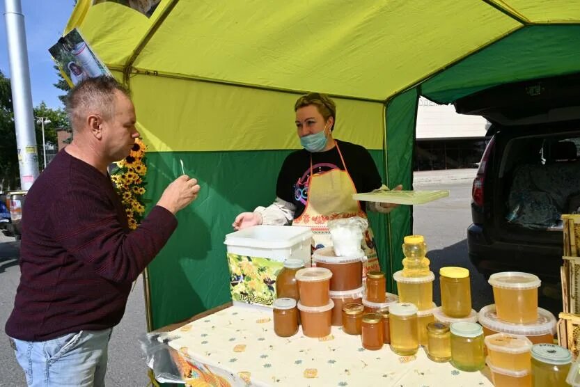 курская ярмарка меда. прошла ярмарка меда. ярмарка меда. выставка меда. прошла ярмарка меда.