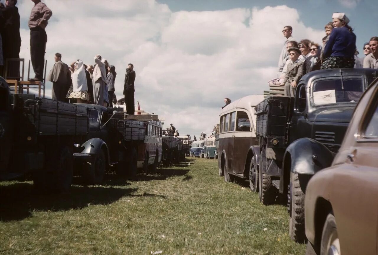 1958 год россия. Москва люди 1958 Джон Шульц. СССР 1958. Старые цветные фотографии. 1958 Год СССР.