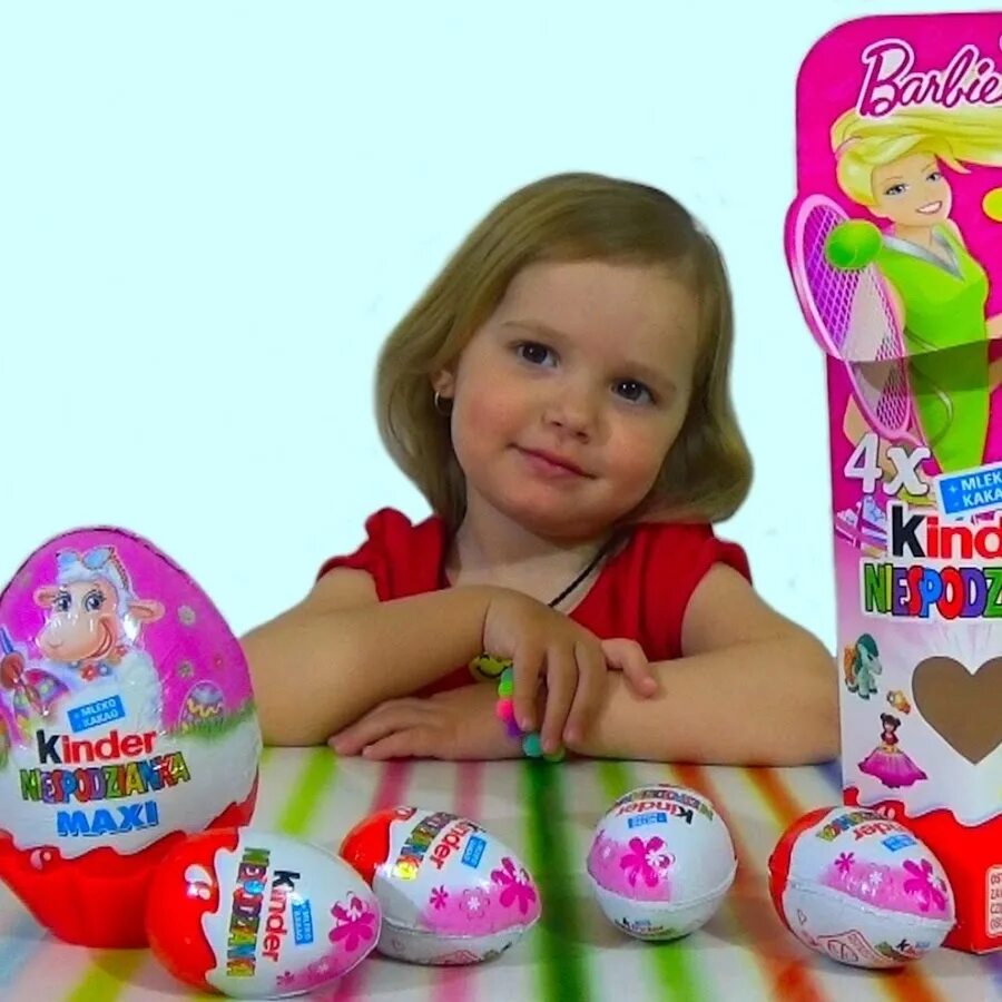 Miss kinder. Катя Мисс Кейти. Miss Katy Киндер сюрприз. Катя Федорук Мисс Кейти. Мисс Кейти Киндер сюрприз.