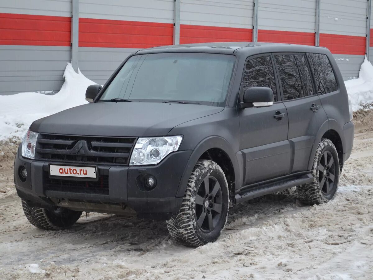 Митсубиси паджеро 4 3.0 купить. Паджеро 4 черный. Mitsubishi Pajero 4 Black. Паджеро 4 черный матовый. Митсубиси Паджеро 4 3.8.