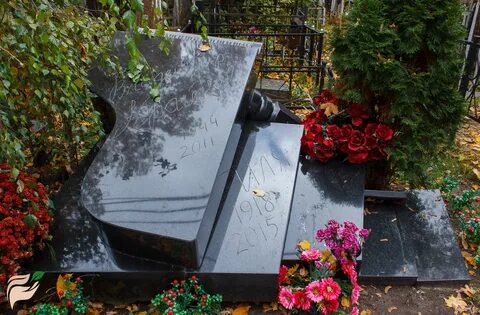 Памятник на могилу в москве