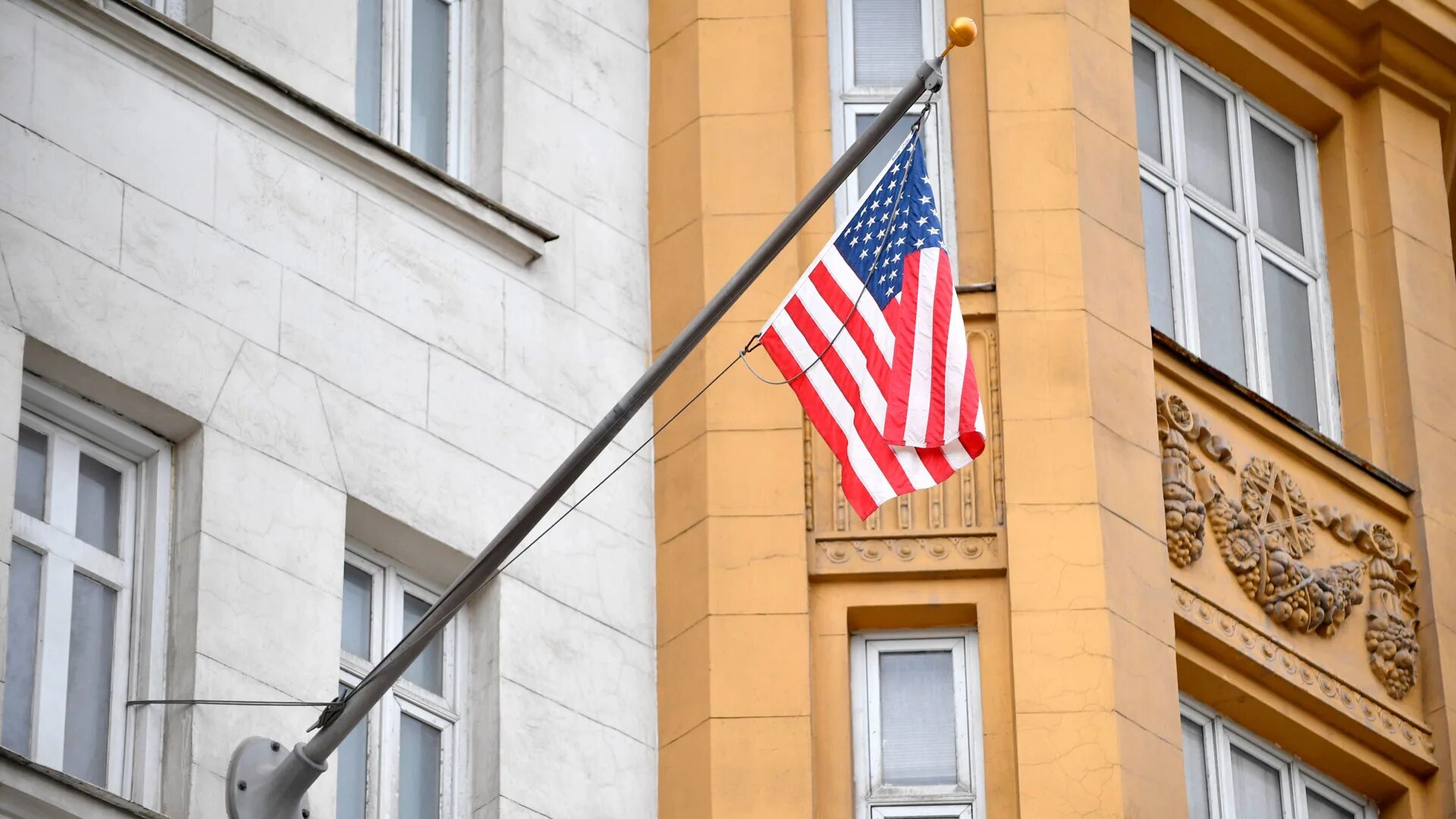 Посольство и консульство сша. Посольство российской федерации в сша. консульство россии в сша. посольство сша в москве. американское посольство в россии.