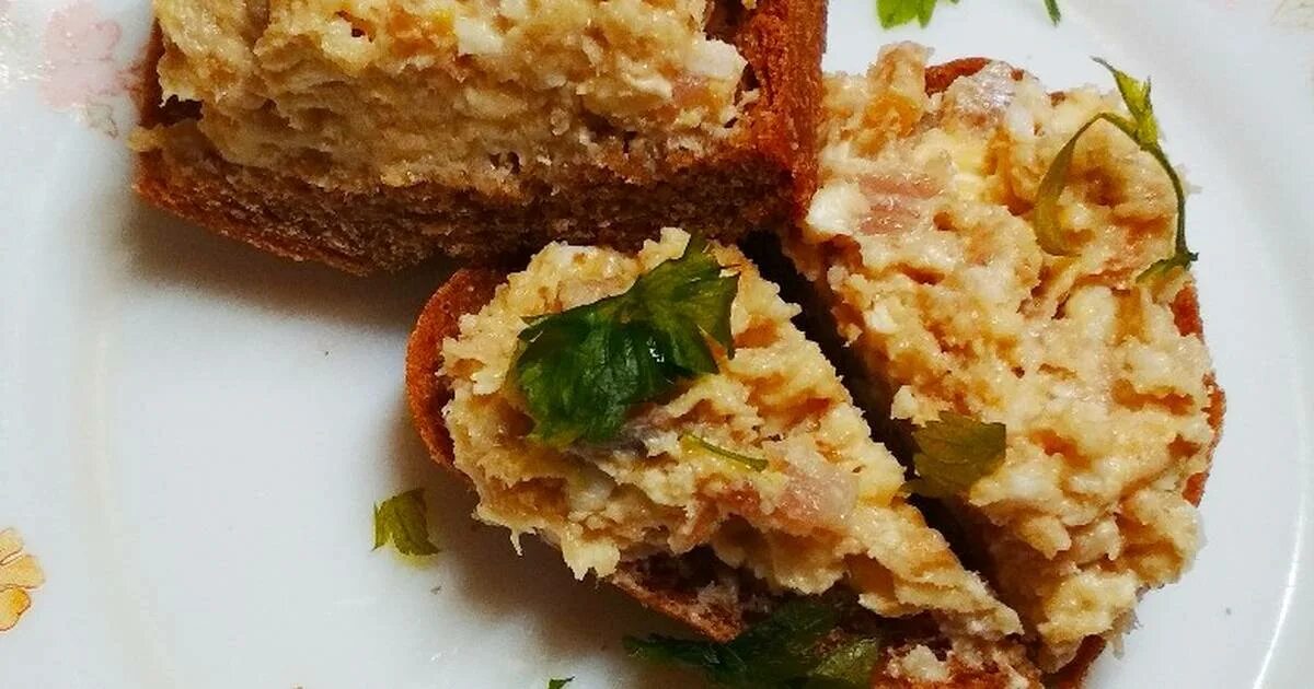 Паштет из селёдки. Форшмак из селедки с морковью. Селедочный паштет. Форшмак из селедки рецепт с морковью. Форшмак из лосося.
