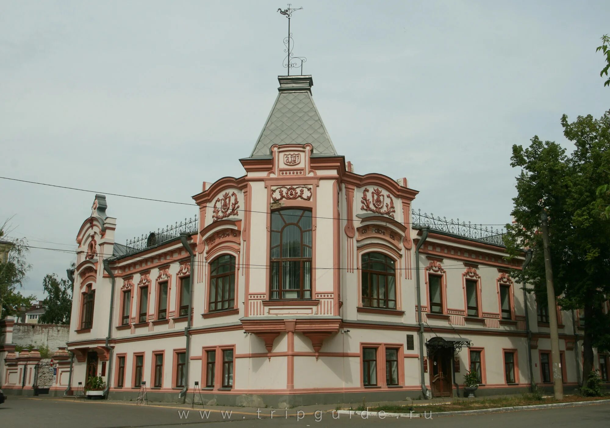 Усадьба юнусовых казань. Аул чох в дагестане достопримечательности. Саудовский принц мем. Абдуллох абдугани домла. Абдулатиф домла.