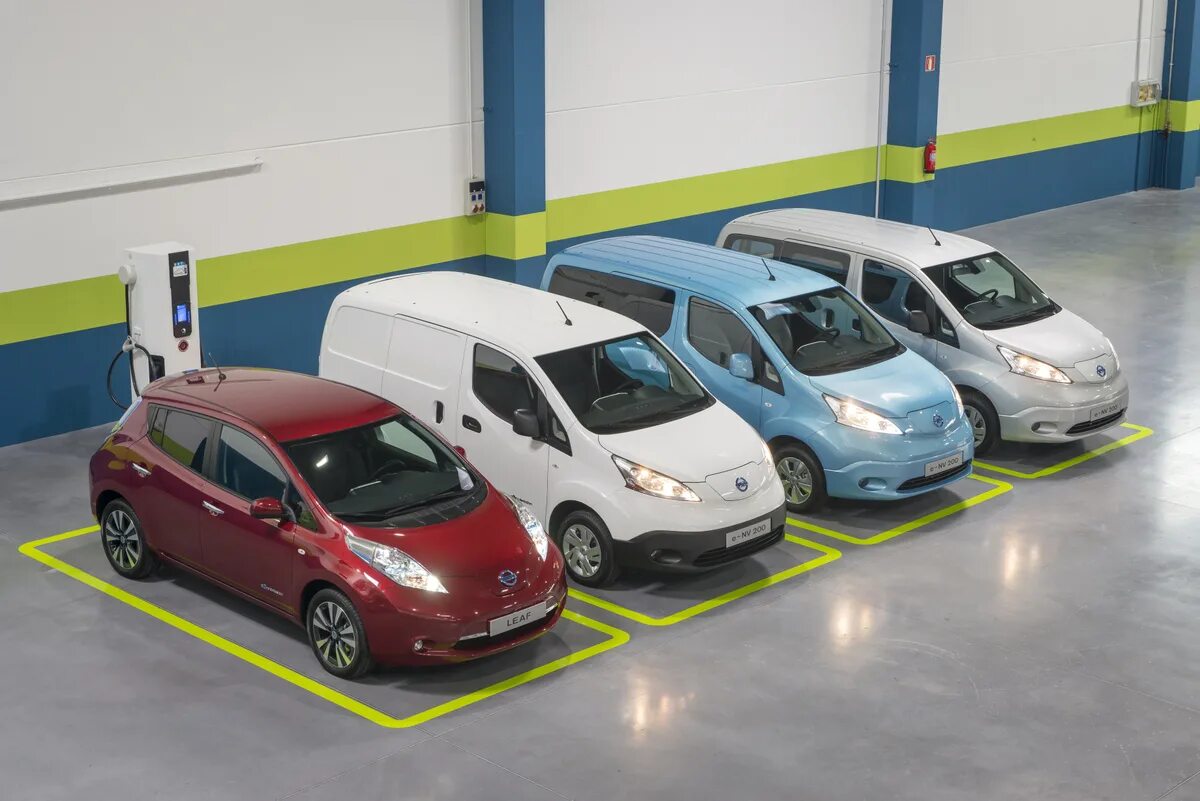 Утилизация электромобилей. Электромобиль. Свалки батарей для электромобилей. Nissan leaf 2018. Аккумуляторы для электрокаров.