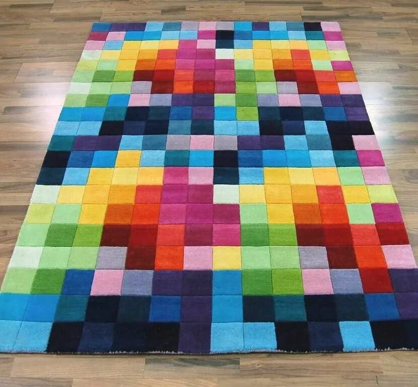 Ковер в прихожую. Ковры sonya winner. Яркий ковер в интерьере. Цветные коврики. Ковролин разноцветный.