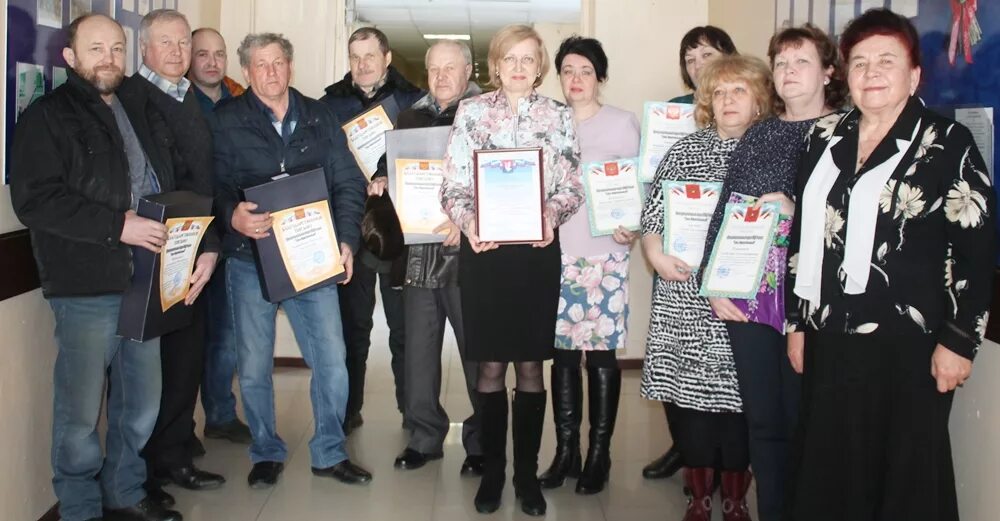 Гусевский стекольный колледж. Коррекционная школа гусь хрустальный. Адвокаты гусь хрустальный. Адвокаты гусь хрустальный. Мэр гусь хрустального.