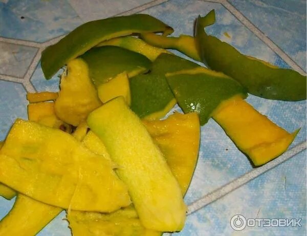 Манго фрукт с косточкой. Манго есть со шкуркой или без. Манго есть со шкуркой или без. Манго тайланд. Горечь от кожуры манго.