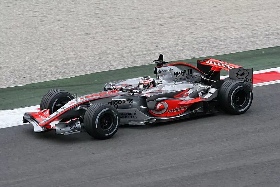 Mclaren f1 2007. F1 2011 болиды. Болид макларен ф1 2007. Mercedes mclaren f1. Mclaren formula 1 2008.