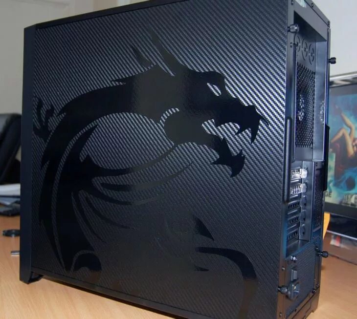 Обклеить корпус. Наклейка msi дракон на корпус пк. винил на корпус пк. карбоновый корпус для пк. наклейки на корпус пк.