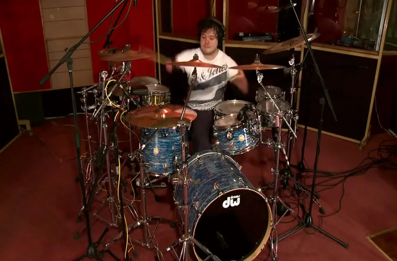 Дилан вуд барабанщик. Касымов тофик рушанович. Ударник рок. Dream drum party. Барабан d:mine с бичами.