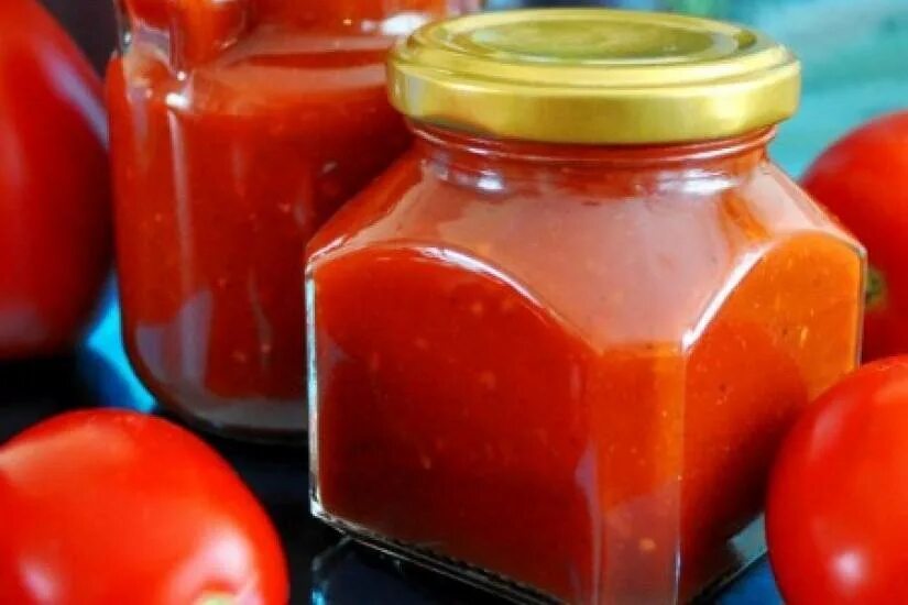 Вкусный домашний кетчуп из помидор на зиму. Кетчуп из помидоров на зиму. кетчуп домашний заготовки на зиму. кетчуп из помидоров на зиму пальчики оближешь. кетчуп на зиму из помидор очень вкусный.