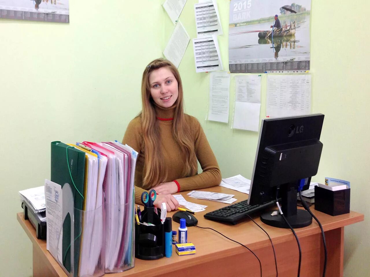 вакансия экономист. экономист. бухгалтер экономист. логист в офисе. объявление требуется экономист.