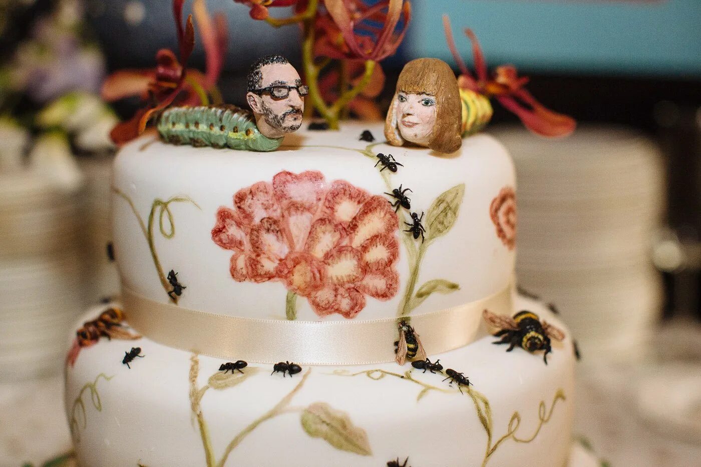 Фото торта с приколом. Необычный свадебный торт. Свадебный торт прикольный. Креативный свадебный торт. Оригинальный свадебный торт.