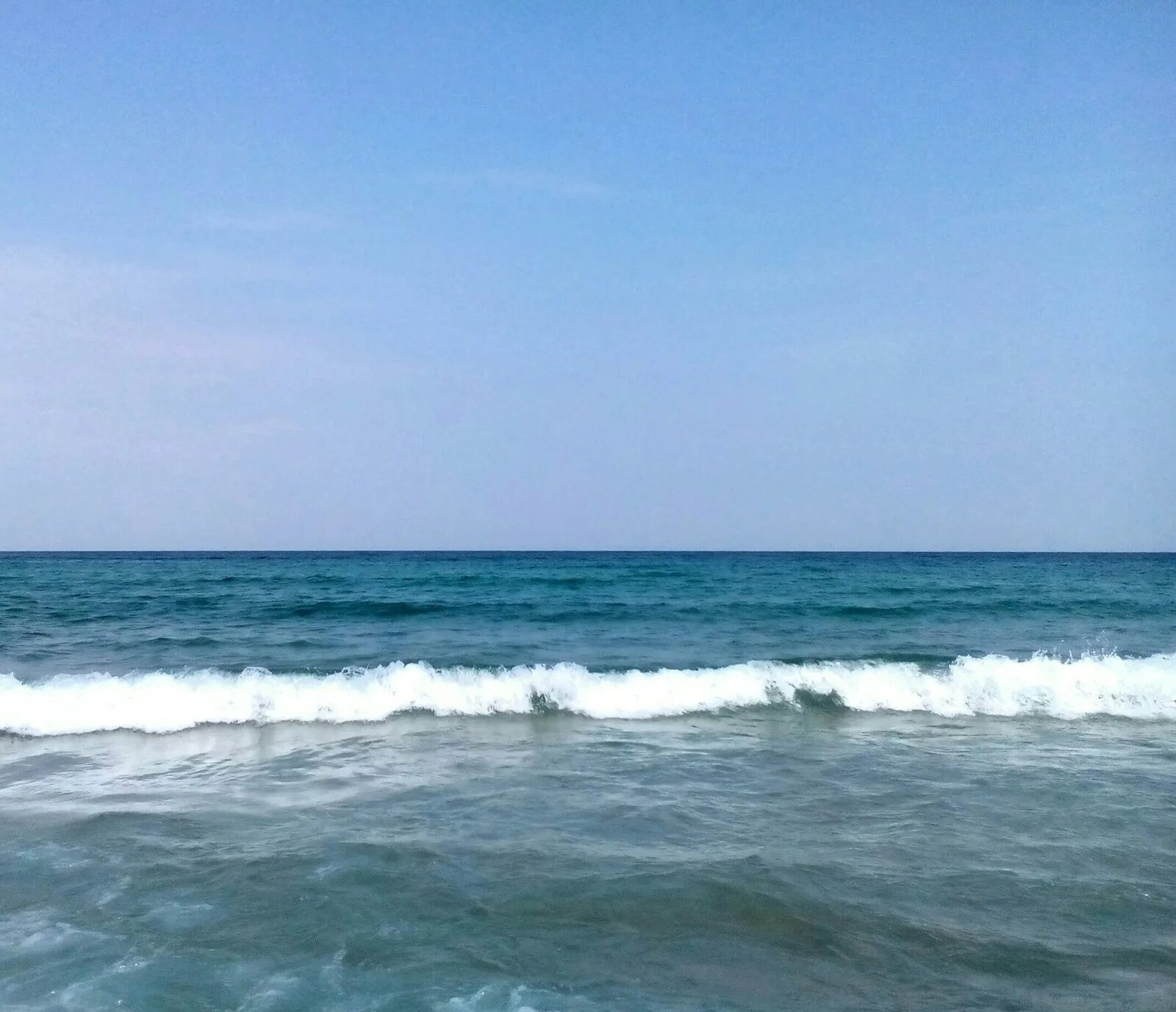 Лучшее море в августе. Лучшее море в августе. Лучшее море в августе. Песочный пляж российский юг. Август море.