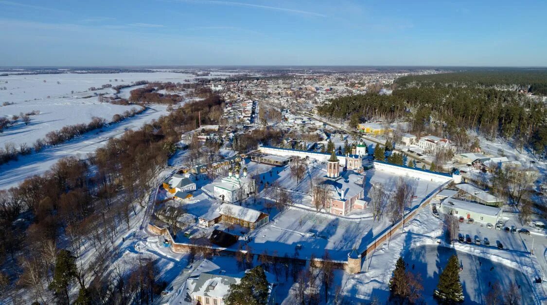 Погода в солотче. Поселок Солотча Рязанская область. Солотчинский монастырь Рязань. Монастырь Солотча Рязанская область Рождество. Солотча Старица.