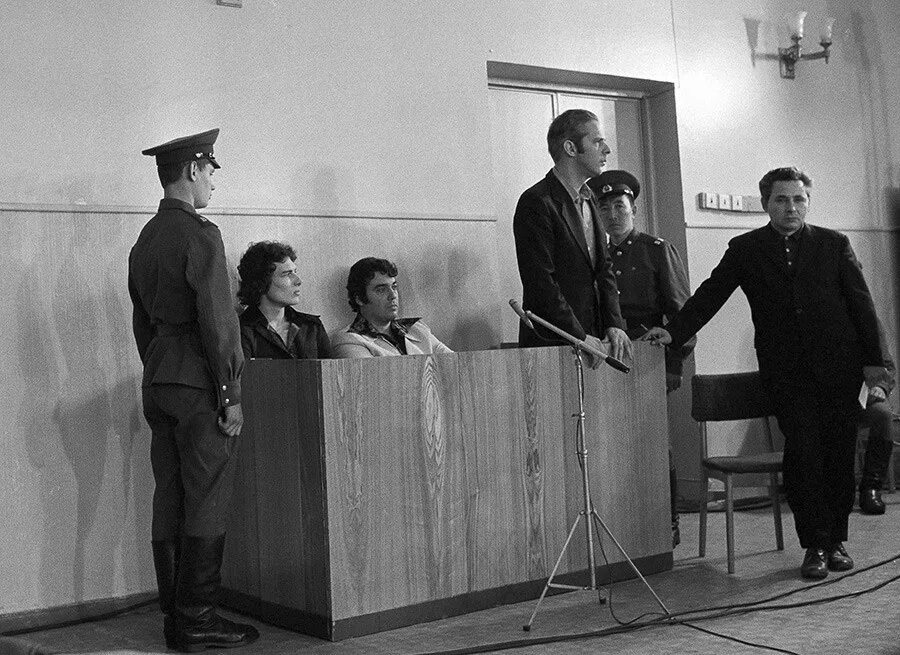 Советское правоведение