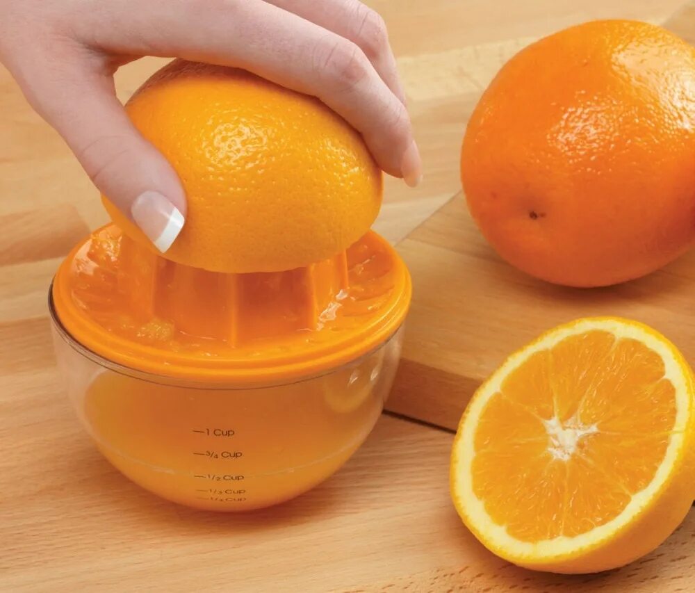 Можно ли сделать сок. Соковыжималка для апельсинов ручная. Выжималка из цитрусовых. Для выжимания сока из цитрусовых. Соковыжималка из апельсина.