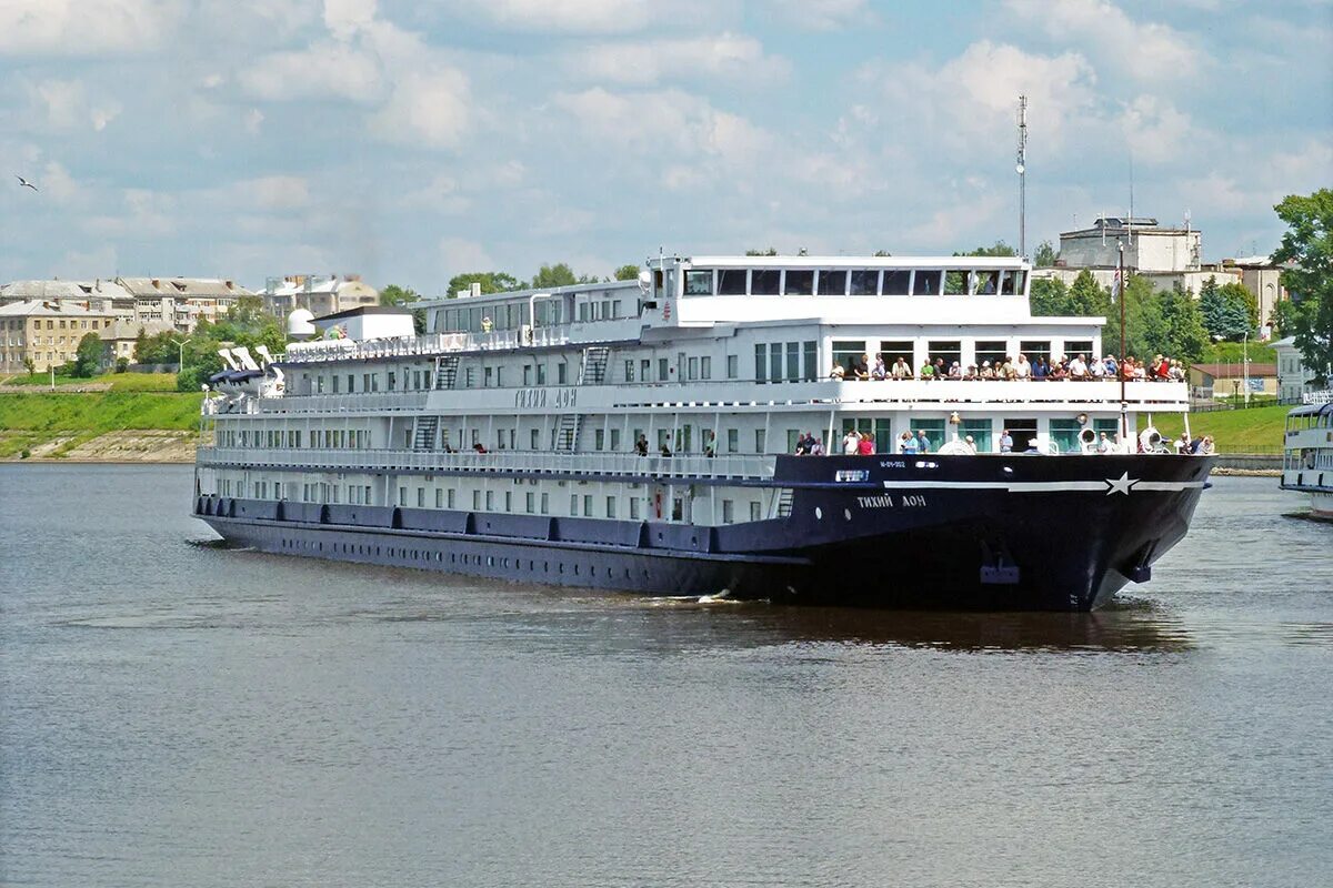 Тихий дон теплоход 2007. Теплоход тихий дон навигация 2023. Теплоход тихий. Тихий дон корабль. Теплоход тихий дон каюты на теплоходе.