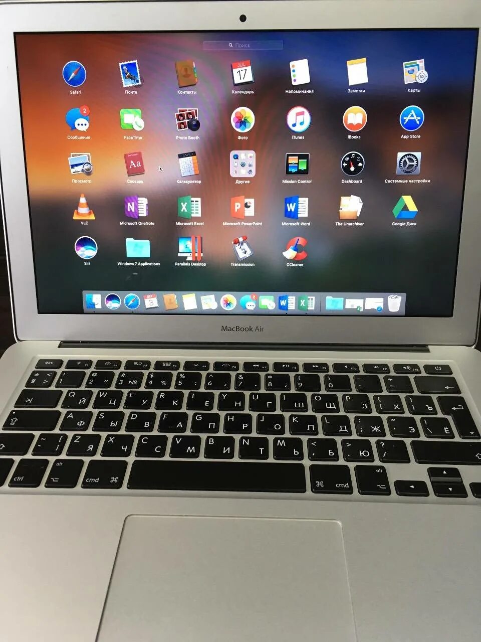 Продам аир. Макбук АИР 2013. MACBOOK Air 13 2013. Макбук АИР 13 2013 года. Разъемы на макбук Эйр 2013.