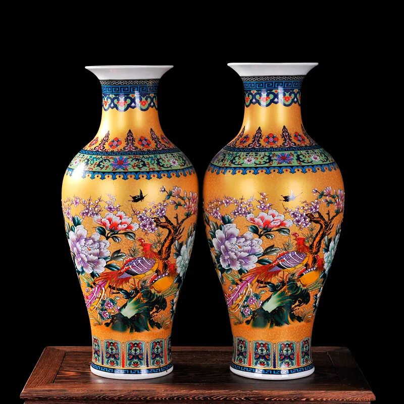 Какой формы ваза. Старинная китайская ваза Цзиндэчжэнь. Китайские фарфоровые вазы. Древние китайские вазы. Китайские Антикварные вазы.