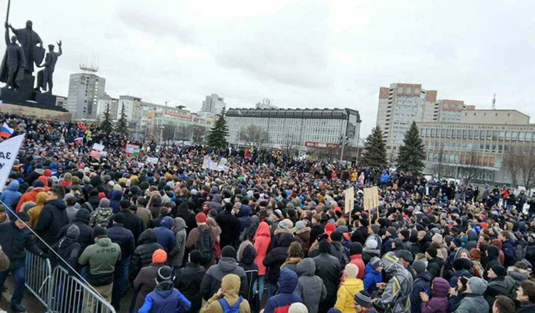 Митинг в Перми. Акция Навального в Перми. Протесты в Перми. Митинг в Перми в поддержку Навального.