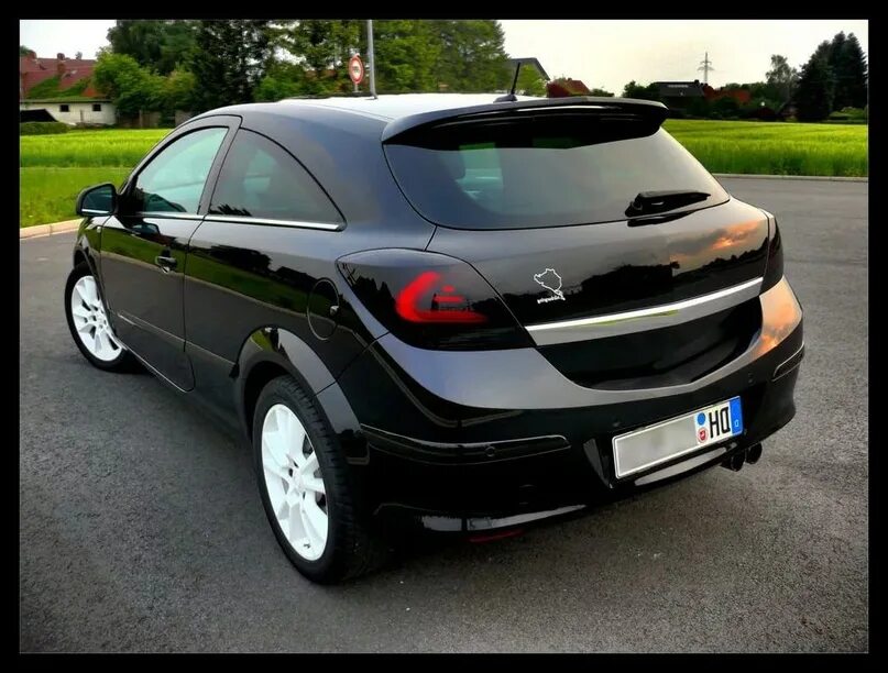 Опель тюнинг купить. Opel Astra h GTC. Opel Astra h 2009. Opel Astra GTC 2009. Opel Astra h GTC 2008.